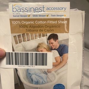 NWT Halo bassinet fitted sheet